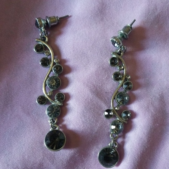 Silver tone with slight pure tint stones. - Picture 2 of 2